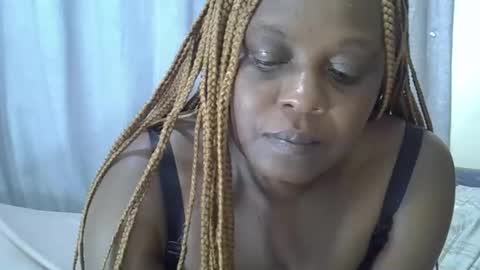 fineassrae online show from 10.22.25
