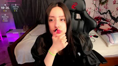 Hey I am Diana   HELP ME TO RICH 100 THUMBS UP online show from 03.29.26