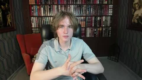 Snapshot of finnbev chatting on 05.15.26 finnbev online show from 05.15.26