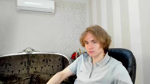 Snapshot of finnbev chatting on 05.31.26 finnbev online show from 05.31.26