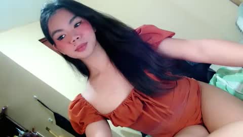 Snapshot of fionie_xxx chatting on 05.22.26 FIONA online show from 05.22.26