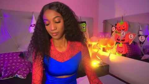 Fiorela Lenin  online show from 10.31.25