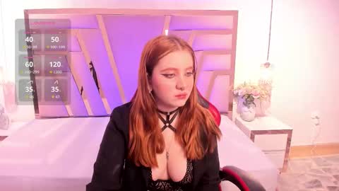 fiorellaricci_ online show from 11.05.25