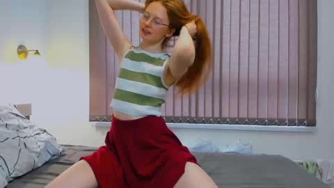 Snapshot of fire_luna chatting on 01.12.25 fire_luna online show from 01.12.25