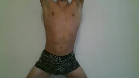 Snapshot of fit_guy997 chatting on 10.28.25 fit_guy997 online show from 10.28.25