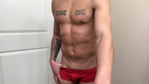 Snapshot of fithornyandtatted chatting on 12.02.25 fithornyandtatted online show from 12.02.25