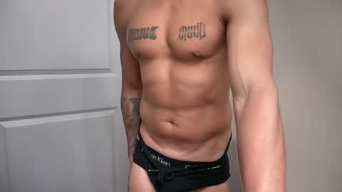 Snapshot of fithornyandtatted chatting on 03.05.26 fithornyandtatted online show from 03.05.26