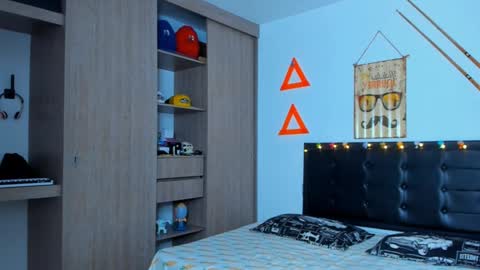 Elias Valencia online show from 01.30.25