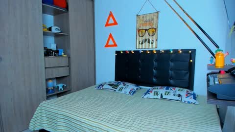 Elias Valencia online show from 02.16.25