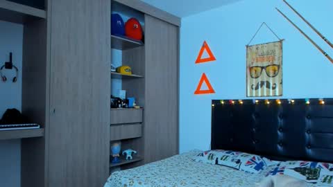 Elias Valencia online show from 02.21.25