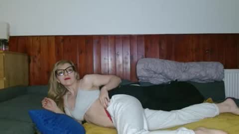 Snapshot of fitsexyes chatting on 11.03.25 fitsexyes online show from 11.03.25