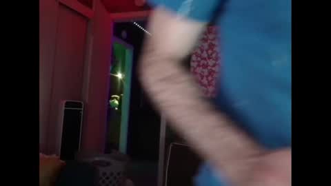 Flannel Dong online show from 10.05.25