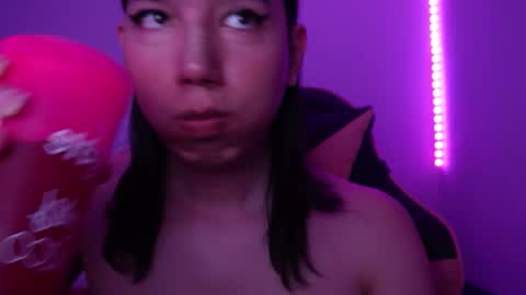 Snapshot of flaream_angel chatting on 10.25.25 Alexa online show from 10.25.25