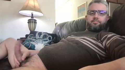 Snapshot of fleas1 chatting on 02.01.25 fleas1 online show from 02.01.25