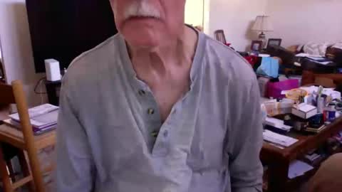 Snapshot of flip4u chatting on 04.19.26 flip4u online show from 04.19.26