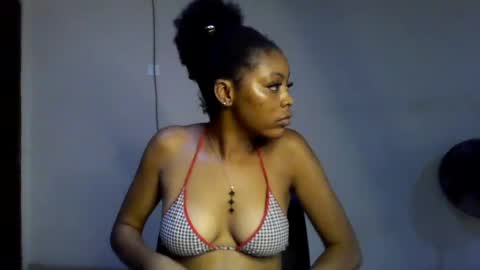 Snapshot of flirty_xxbonny chatting on 08.04.26 flirty_xxbonny online show from 08.04.26