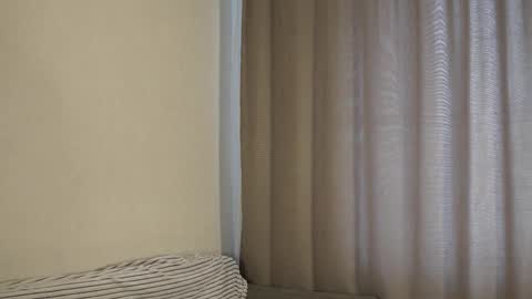 Snapshot of flirtyvibe chatting on 10.18.25 Mila online show from 10.18.25