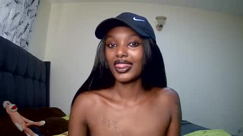 Snapshot of flirtyy_sheery chatting on 01.20.25 sheery online show from 01.20.25