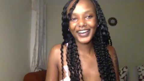 Snapshot of flirtyy_sheery chatting on 04.14.26 sheery online show from 04.14.26
