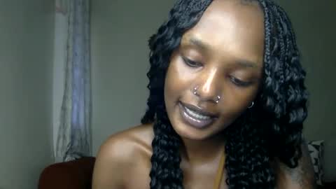 Snapshot of flirtyy_sheery chatting on 04.15.26 sheery online show from 04.15.26