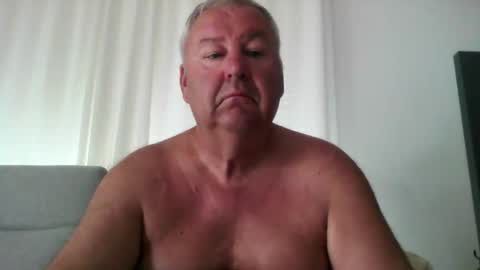 Snapshot of flo221222 chatting on 06.02.26 flo221222 online show from 06.02.26
