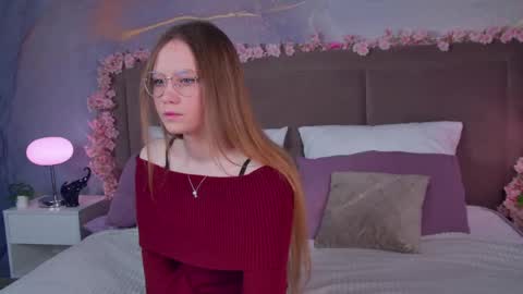 Snapshot of floralarsson chatting on 05.21.26 hey there guys im Flora no not the one from WInx. But I love magical stuff and especially I love nature. I dont know I thin online show from 05.21.26