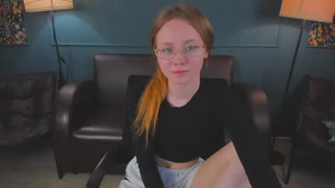 Snapshot of floralarsson chatting on 06.11.26 hey there guys im Flora no not the one from WInx. But I love magical stuff and especially I love nature. I dont know I thin online show from 06.11.26