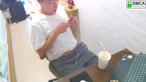 flowerbox online show from 11.03.25