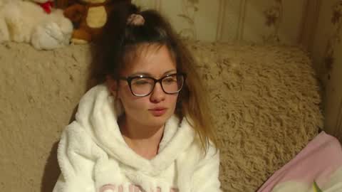 Snapshot of flowercandydoll chatting on 12.15.24 say meow and send tip  online show from 12.15.24