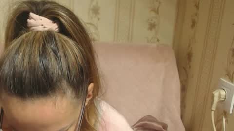 Snapshot of flowercandydoll chatting on 10.18.25 say meow and send tip  online show from 10.18.25