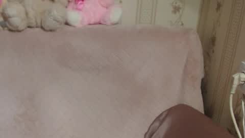 Snapshot of flowercandydoll chatting on 04.19.26 say meow and send tip online show from 04.19.26