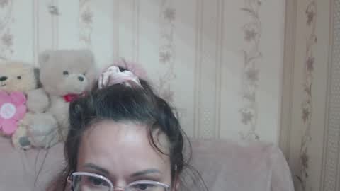 Snapshot of flowercandydoll chatting on 04.27.26 say meow and send tip online show from 04.27.26