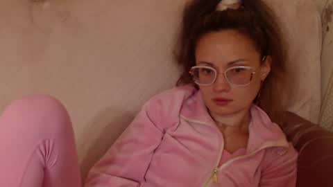 Snapshot of flowercandydoll chatting on 06.11.26 say meow and send tip online show from 06.11.26
