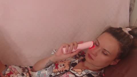 Snapshot of flowercandydoll chatting on 07.26.26 say meow and send tip online show from 07.26.26
