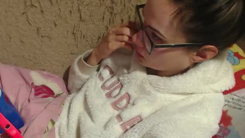 say meow and send tip  online show from 02.05.25