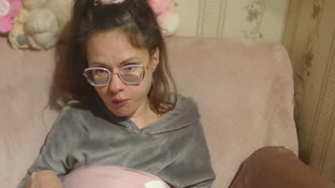Snapshot of flowercandydoll13 chatting on 04.27.26 say meow and send tip online show from 04.27.26