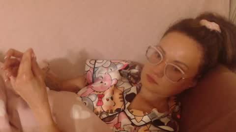 Snapshot of flowercandydoll13 chatting on 06.08.26 say meow and send tip online show from 06.08.26