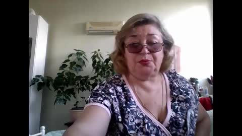 Snapshot of flowerlover8 chatting on 03.09.25 Flowerlower online show from 03.09.25