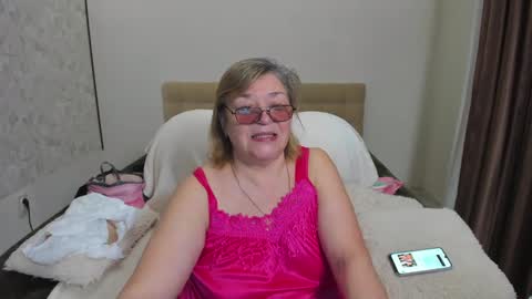 Snapshot of flowerlover8 chatting on 03.11.25 Flowerlower online show from 03.11.25