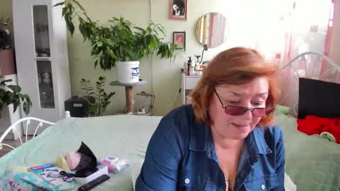 Snapshot of flowerlover8 chatting on 09.15.25 Flowerlower online show from 09.15.25