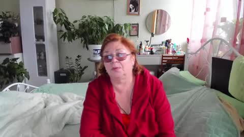 Snapshot of flowerlover8 chatting on 09.17.25 Flowerlower online show from 09.17.25