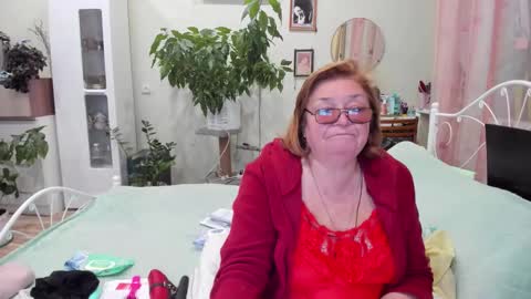 Snapshot of flowerlover8 chatting on 09.18.25 Flowerlower online show from 09.18.25