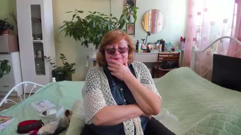 Snapshot of flowerlover8 chatting on 09.29.25 Flowerlower online show from 09.29.25