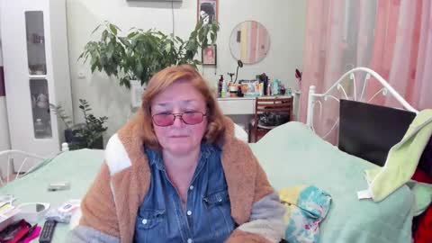 Snapshot of flowerlover8 chatting on 09.30.25 Flowerlower online show from 09.30.25