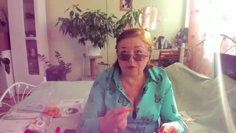 Snapshot of flowerlover8 chatting on 10.09.25 Flowerlower online show from 10.09.25