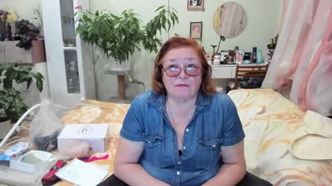 Snapshot of flowerlover8 chatting on 10.16.25 Flowerlower online show from 10.16.25