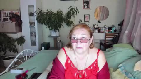 Snapshot of flowerlover8 chatting on 11.01.25 Flowerlower online show from 11.01.25