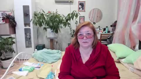 Snapshot of flowerlover8 chatting on 11.05.25 Flowerlower online show from 11.05.25