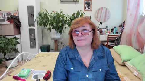 Snapshot of flowerlover8 chatting on 11.06.25 Flowerlower online show from 11.06.25