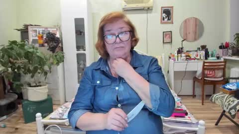 Snapshot of flowerlover8 chatting on 12.03.25 Flowerlower online show from 12.03.25